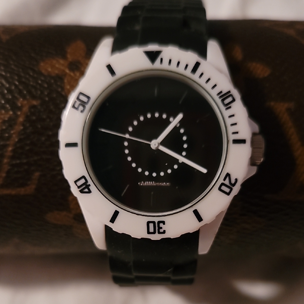 Chillibeans Black & White Women's Watch Rotating Bezel Silicone Band‎ PPIM-195